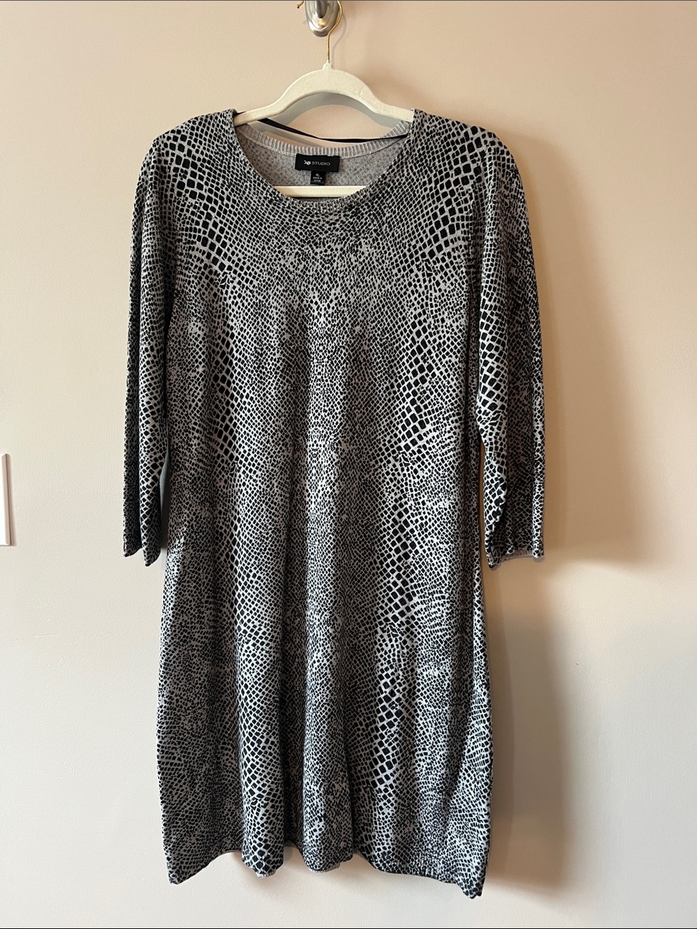 AB Studio Black and White Printed Long Sleeve Dress